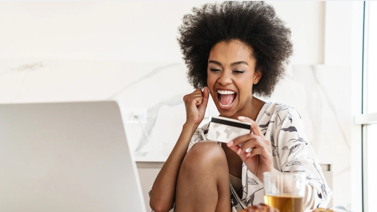 Happy customer using Spice Mobile internet